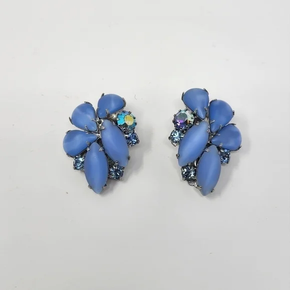 VINTAGE LAVENDER RINEESTONE CLIP-ON EARRINGS - Picture 4 of 4